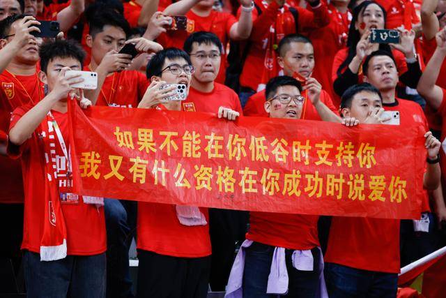 广厦88分，两人得70分！有人直接抢战术板，最后9.8秒张镇麟立功！